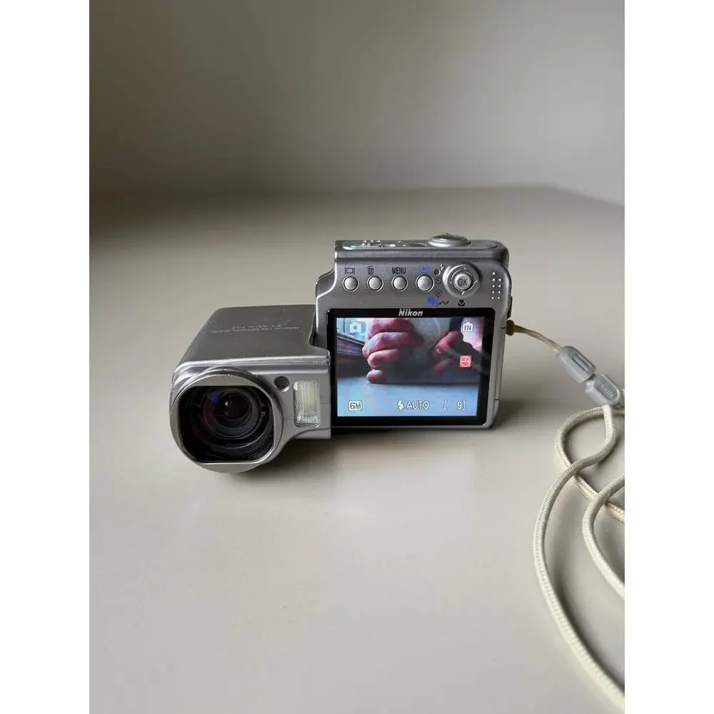 Nikon Coolpix S4 Digital y2k Camera Swivel Lens 6MP 10x Zoom Digicam RARE WORKS
